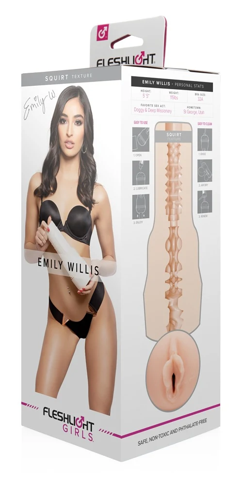 Emily Willis masturbator met Real Feel Super Skin