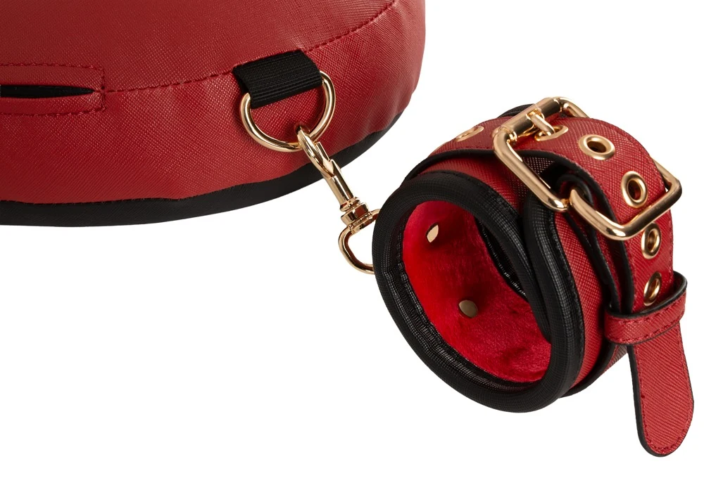 Bad Kitty Neck-Cushion-Thigh-Restraint bondage fesseln